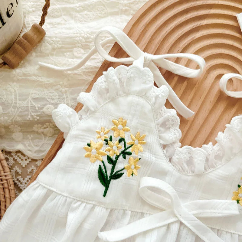 2025 Summer Charming Sleeveless Bow Tie Flower Embroidered Infant Newborn Girls One Piece Bodysuits Soft Baby Girl Lace Jumpsuit