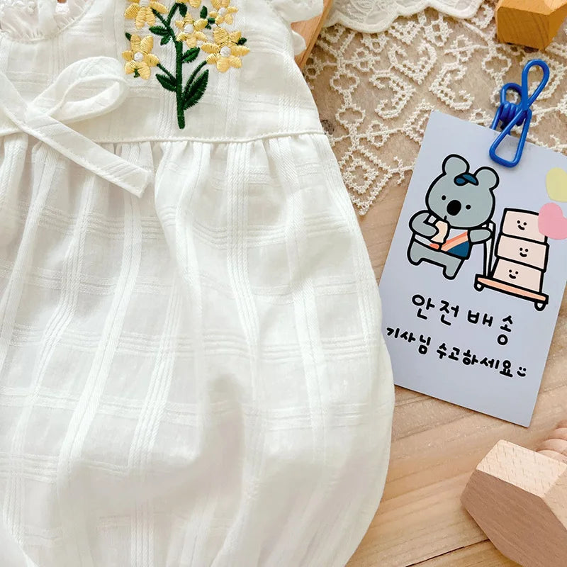 2025 Summer Charming Sleeveless Bow Tie Flower Embroidered Infant Newborn Girls One Piece Bodysuits Soft Baby Girl Lace Jumpsuit