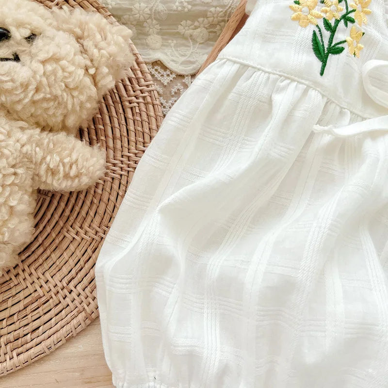 2025 Summer Charming Sleeveless Bow Tie Flower Embroidered Infant Newborn Girls One Piece Bodysuits Soft Baby Girl Lace Jumpsuit