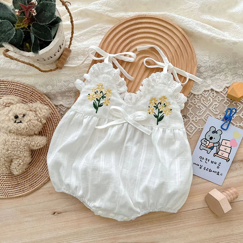 2025 Summer Charming Sleeveless Bow Tie Flower Embroidered Infant Newborn Girls One Piece Bodysuits Soft Baby Girl Lace Jumpsuit